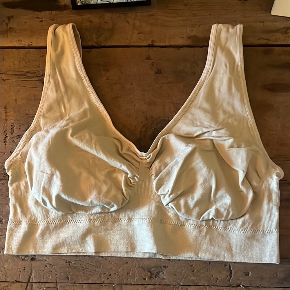 Lot of 3 Cream V-Neck Bra with Ruched Detailing